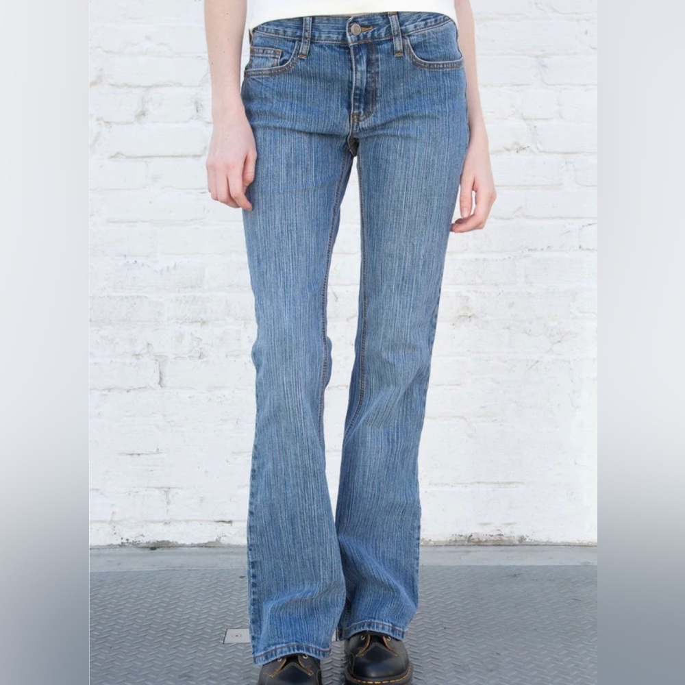 NWOT Brandy Melville Brielle 90’s Jeans